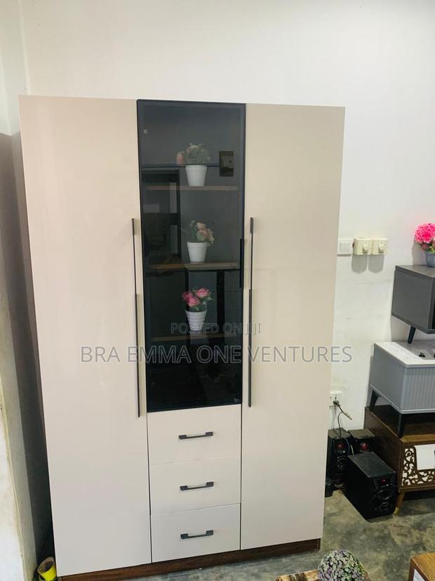 Modern Display Wardrobe/Cabinet · Photo 1