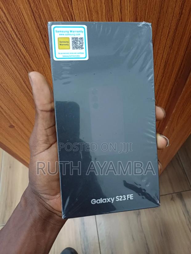 New Samsung Galaxy S23 FE 128 GB Black · Photo 2