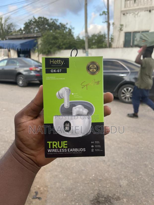 Hetty Ox-07 True Wireless Earbuds. · Photo 1