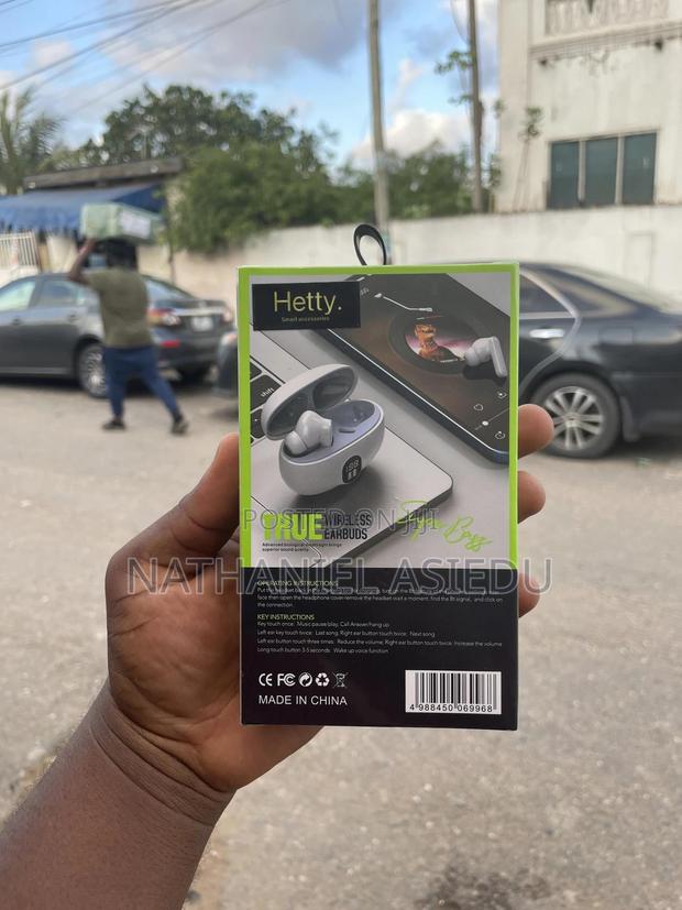 Hetty Ox-07 True Wireless Earbuds. · Photo 2