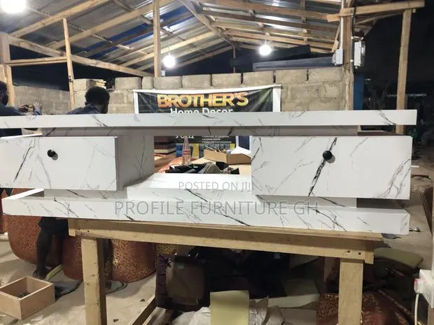 35-80 Inches TV Stand Strong and Durable · Photo 1