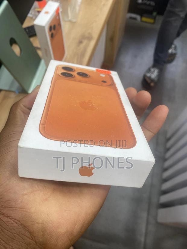 New Apple iPhone 17 Pro 256 GB Orange · Photo 3