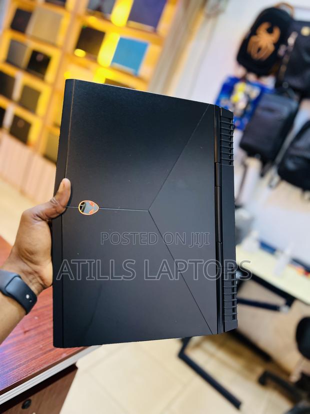 Laptop Alienware M15 R3 16GB Intel Core I7 SSD 512GB · Photo 2