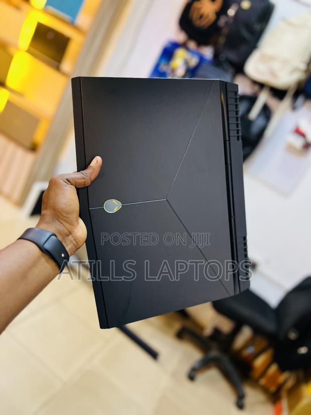 Laptop Alienware M15 R3 16GB Intel Core I7 SSD 512GB · Photo 4