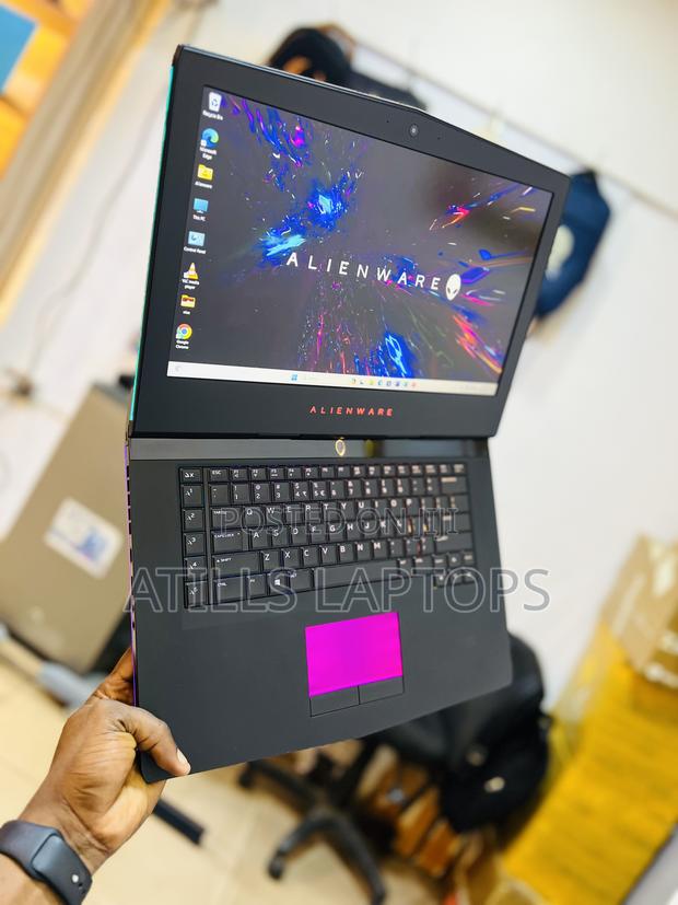 Laptop Alienware M15 R3 16GB Intel Core I7 SSD 512GB · Photo 6