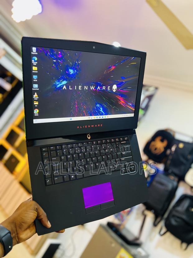 Laptop Alienware M15 R3 16GB Intel Core I7 SSD 512GB · Photo 7