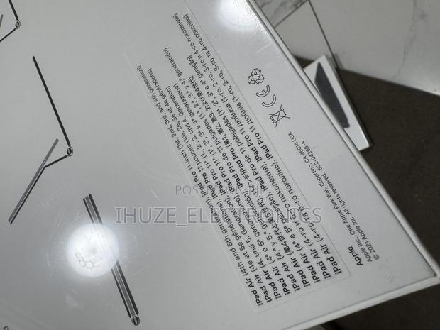 Magic Keyboard for iPad Air 11in (M2/M3) / iPad Pro 11in (2nd-4th Gen) · Photo 3