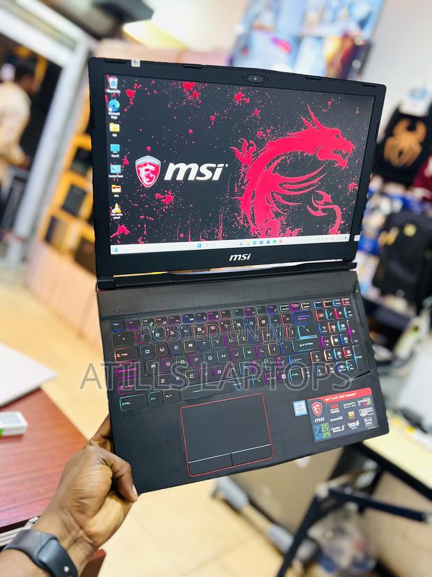 Laptop MSI GE63VR 7RF Raider 16GB Intel Core I7 SSHD+SSD 1.5T · Photo 1
