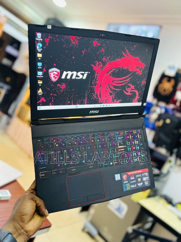 Laptop MSI GE63VR 7RF Raider 16GB Intel Core I7 SSHD+SSD 1.5T · Photo 2