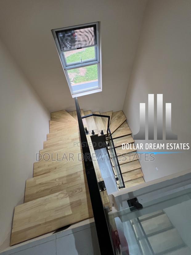 4bdrm House in Lake Side Estate for sale · Photo 3