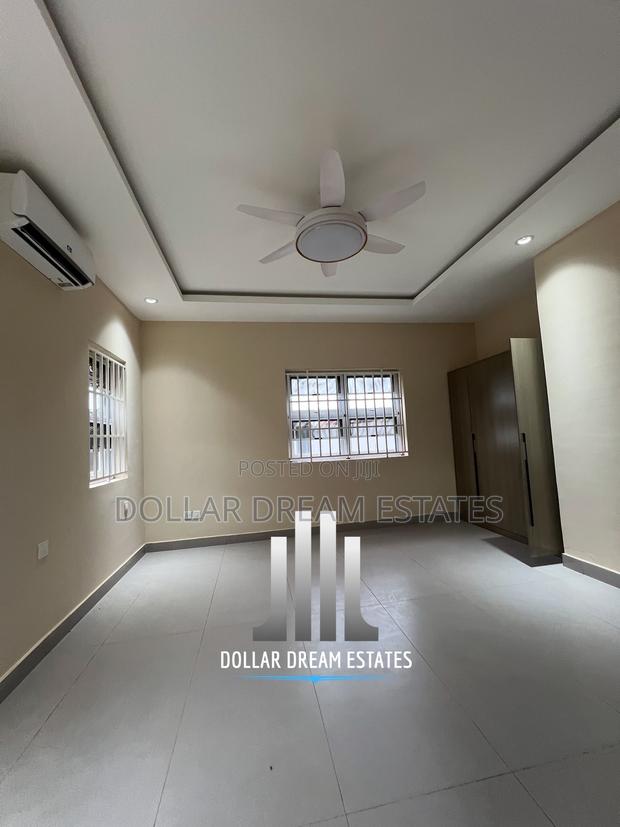 4bdrm House in Lake Side Estate for sale · Photo 7