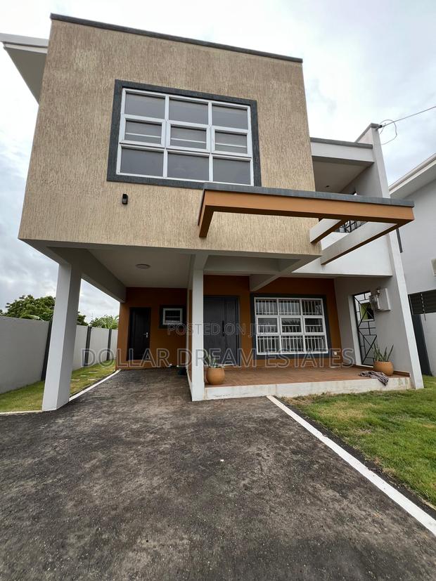 4bdrm House in Lake Side Estate for sale · Photo 2