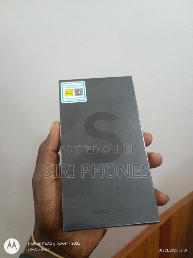 New Samsung Galaxy S22+ 5G 256 GB Black · Photo 2