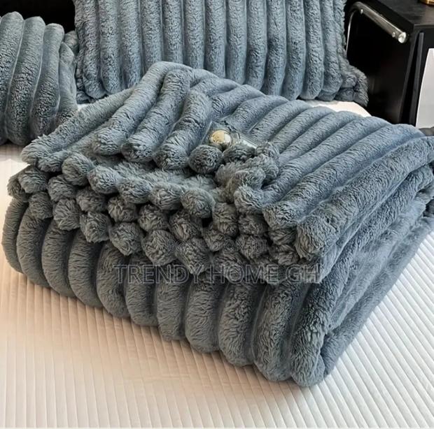 Super Soft Cozy Blanket Stay Warm Comfy · Photo 6