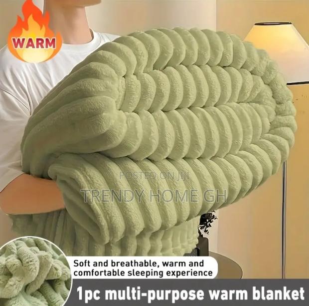 Super Soft Cozy Blanket Stay Warm Comfy · Photo 7
