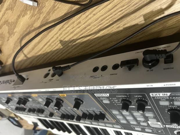 Roland Gaia Sh-01 · Photo 4