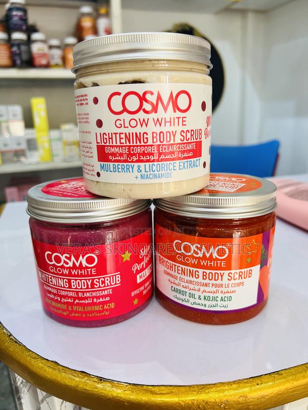Cosmo Whitening Body Scrub · Photo 1