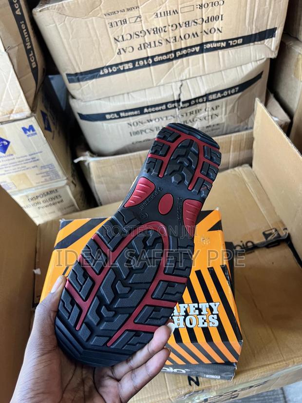 Hillson Safety Slip-on Safety Boot · Photo 5