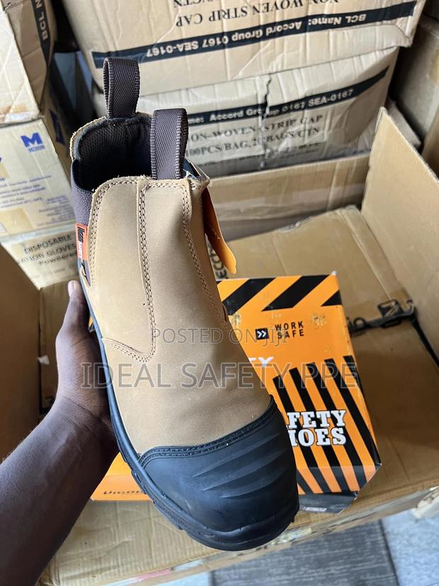 Hillson Safety Slip-on Safety Boot · Photo 2