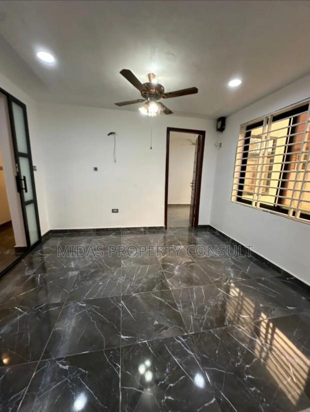 5bdrm House in Lakeside Estates for sale · Photo 4