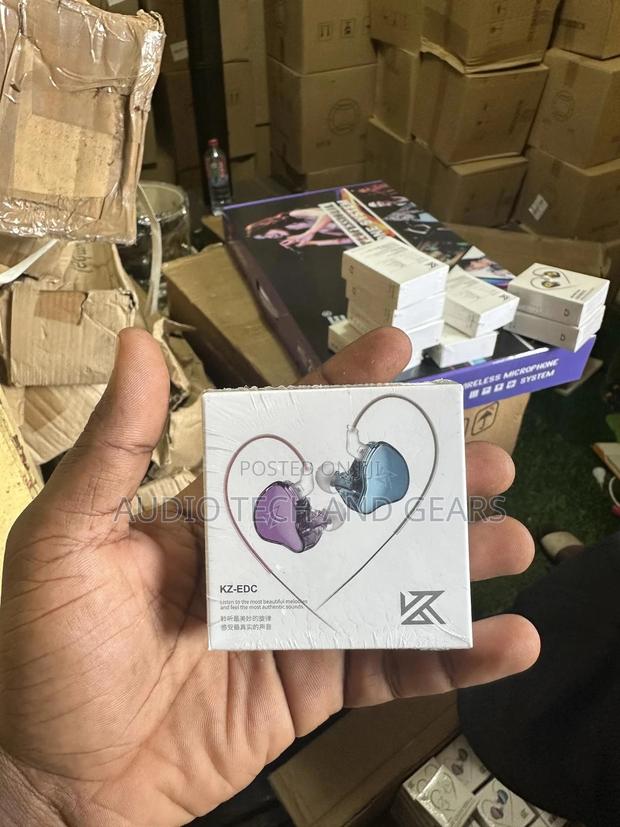 Kz Edc in Ear Headphones · Photo 1