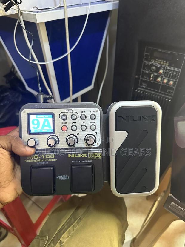 Nux Mg-100 Modeling Guitar Processor · Photo 1