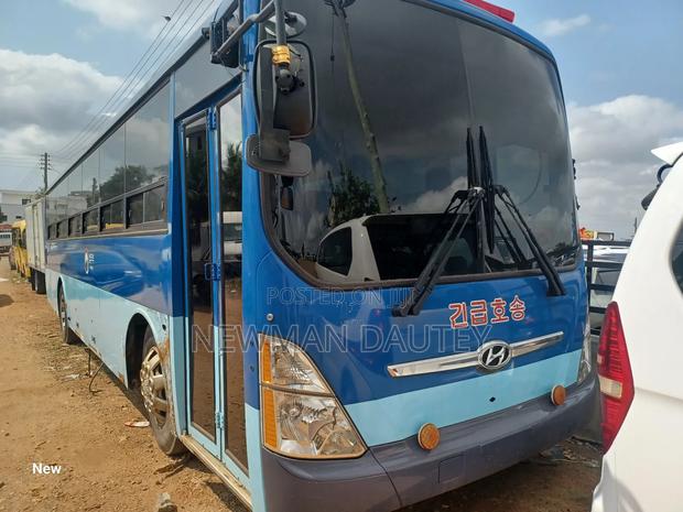 Hyundai Aero Town 2010 Blue · Photo 1