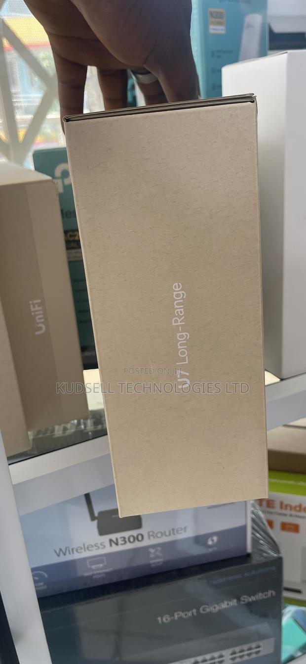 Ubiquiti U7-Lr Unifi Wifi 7 Access Point · Photo 1