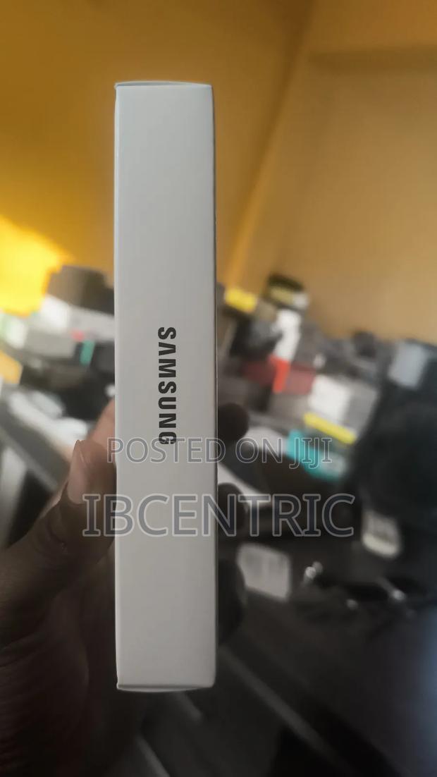 New Samsung Galaxy A17 128 GB Black · Photo 3