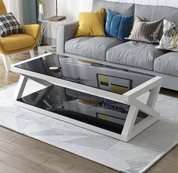 Classy Center Table · Photo 1
