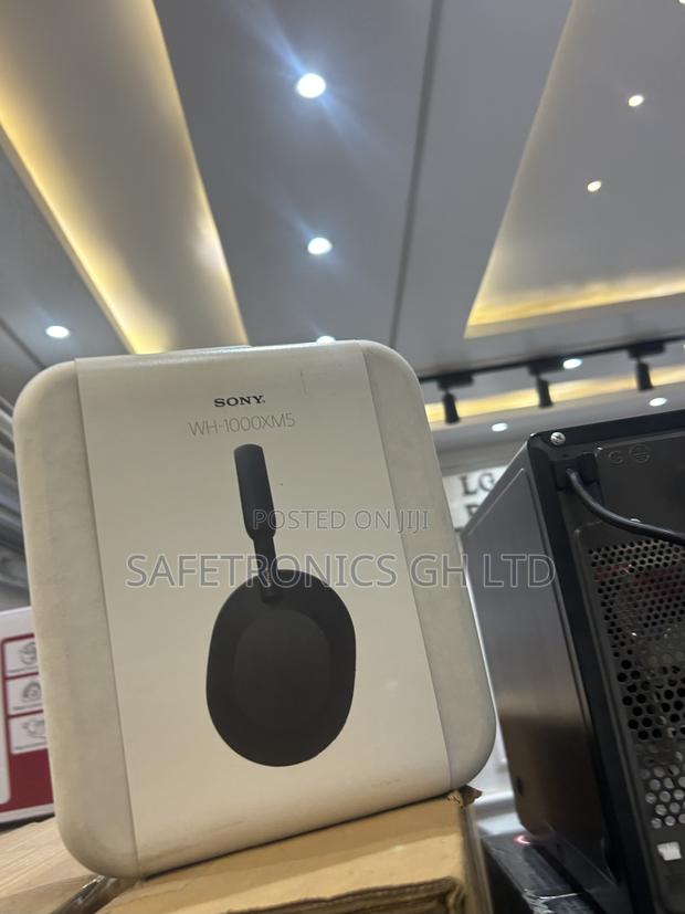 Super Quality Wireless Black Wh-1000xm5 Bluetooth Sony Headphones · Photo 1