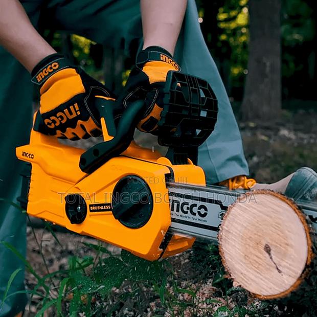 Chainsaw Battery With Charger Included · Photo 1