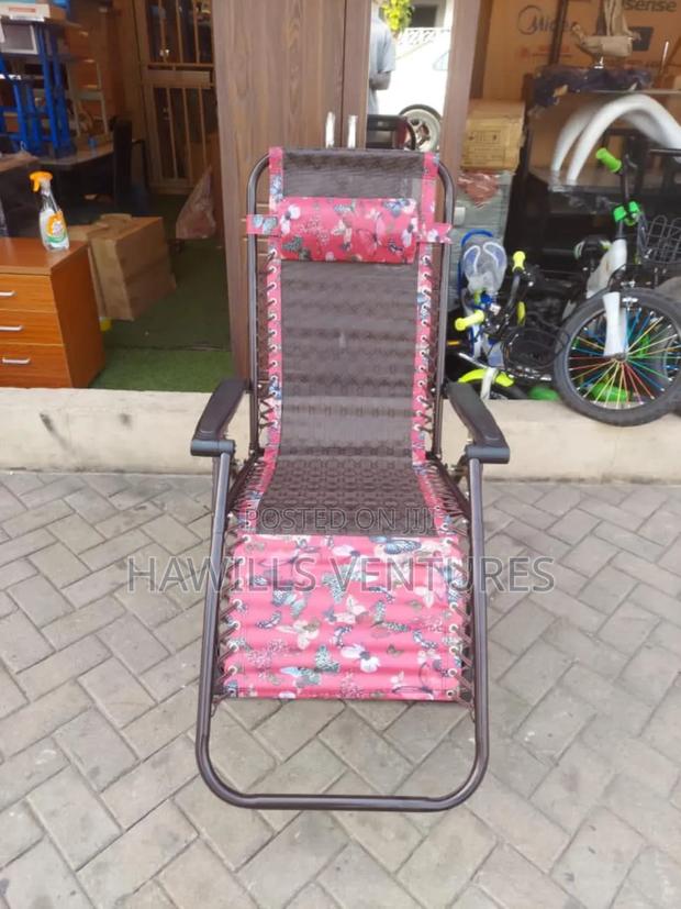 Foldable Waterproof Chair. · Photo 2