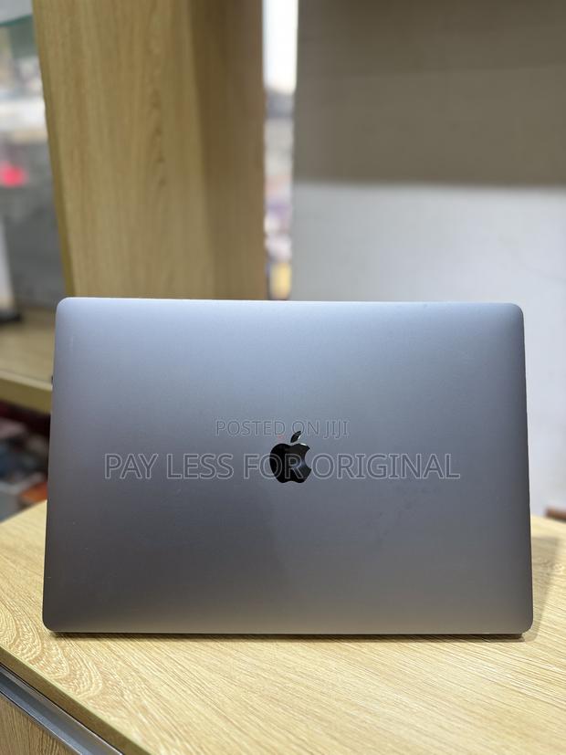 Laptop Apple MacBook Pro 2019 16GB Intel Core i7 SSD 512GB · Photo 3