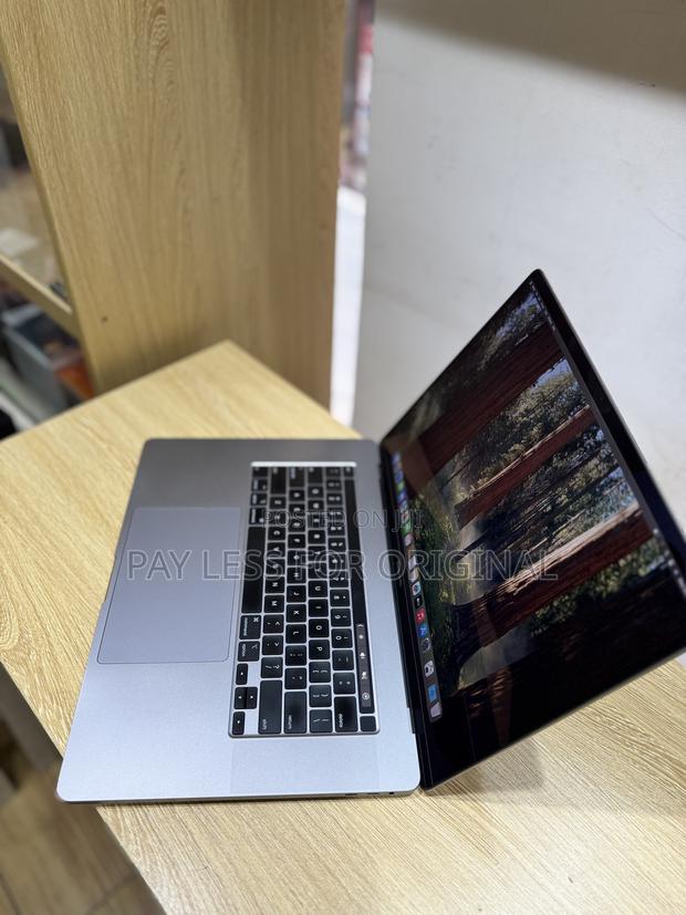 Laptop Apple MacBook Pro 2019 16GB Intel Core i7 SSD 512GB · Photo 4