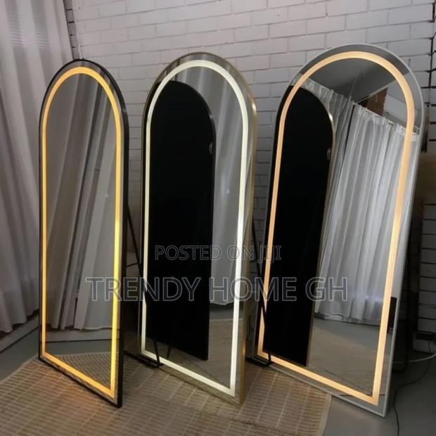 Luxury Led Dressing Mirror With Stand Shine While You Slay · Photo 2