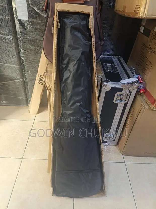 Ibanez Active Bass Guitar · Photo 1