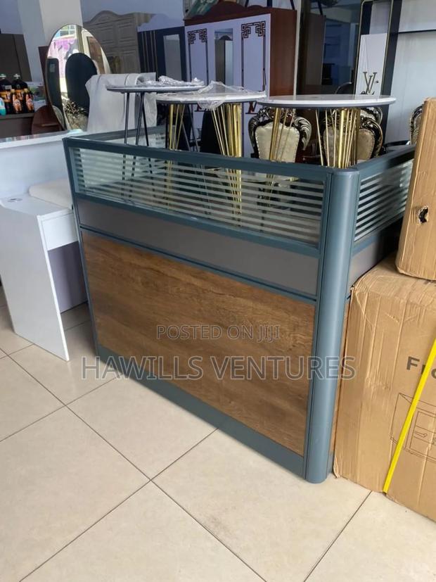 Single Workstation /Office Reception Desk · Photo 1