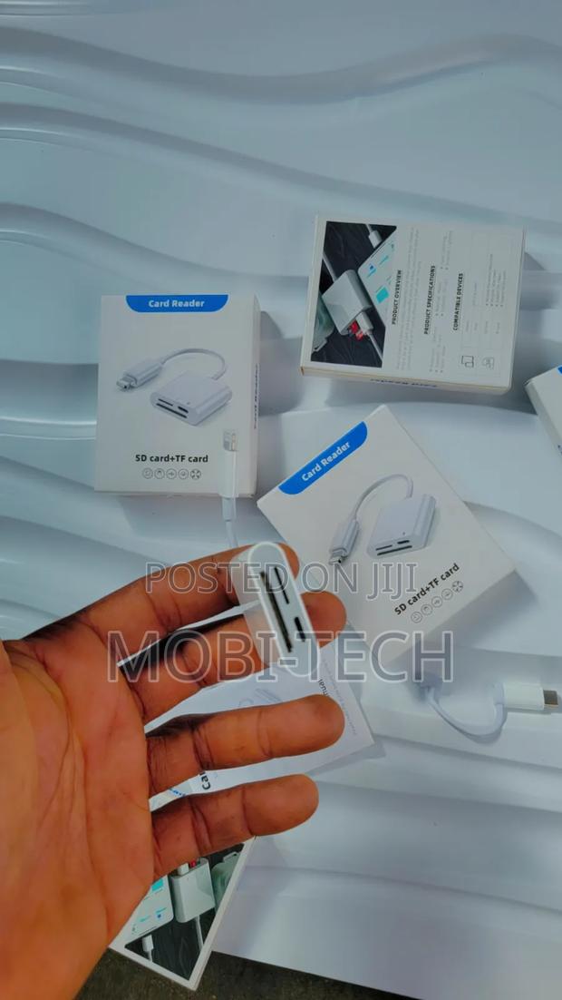 3-in-1 Card Reader With a Lightning Connector · Photo 6