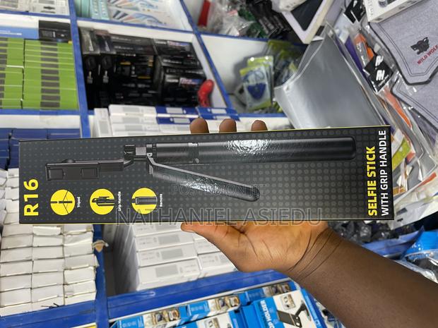 Selfie Stick With Grip Handle. · Photo 2