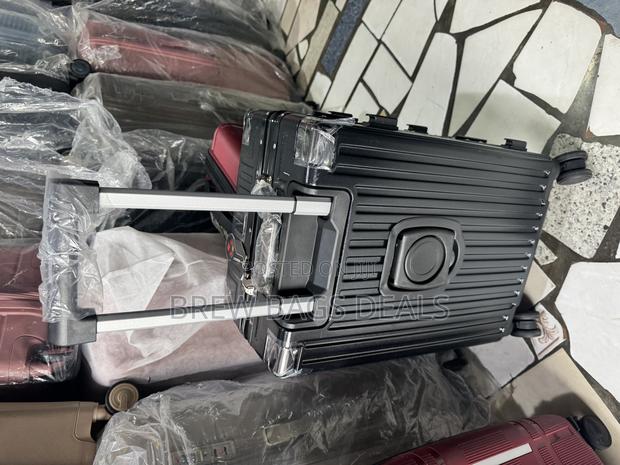 Quality Purely Locks No Zip 20 Inches Hand Luggage. · Photo 3