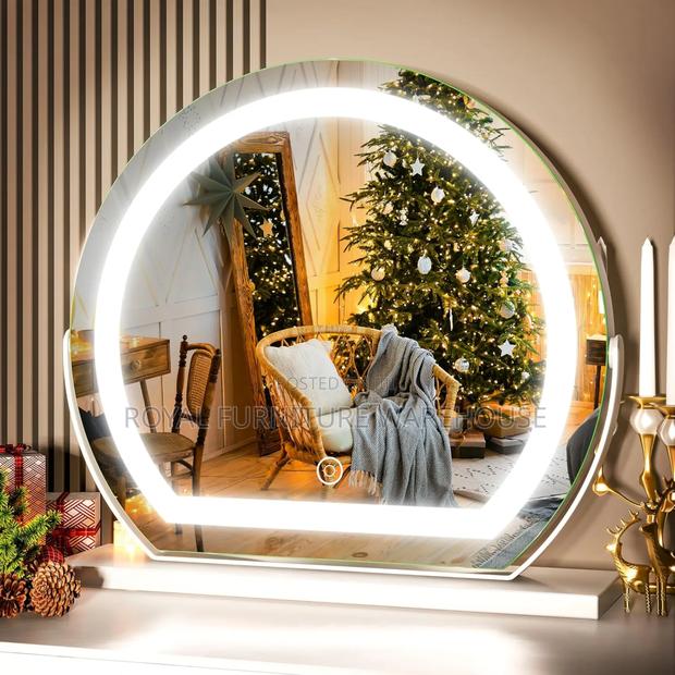 Make Up Mirror With Light · Photo 1