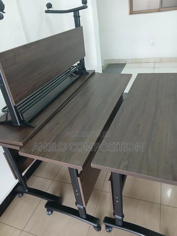 Excellent Movable Study Table · Photo 1