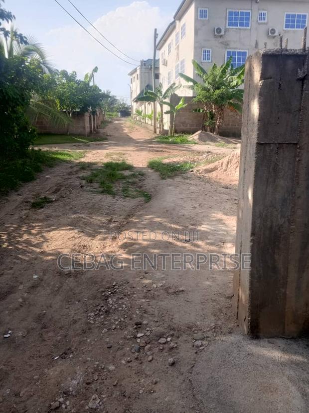 3bdrm Apartment in Awutu Senya West for sale · Photo 4