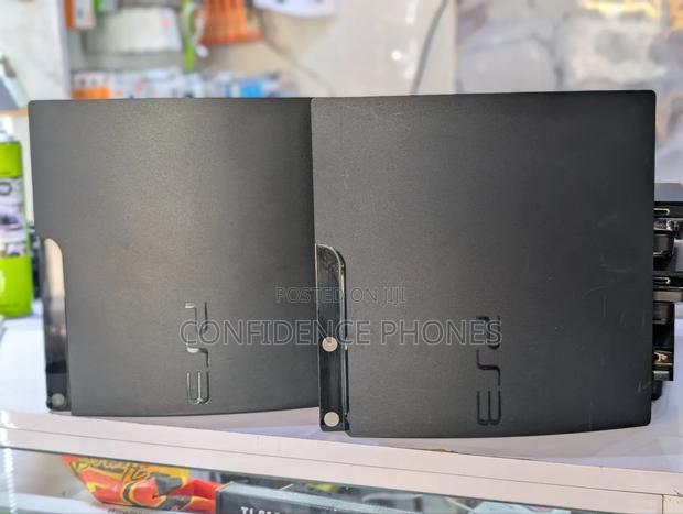 Ps3 Console With Games · Photo 2
