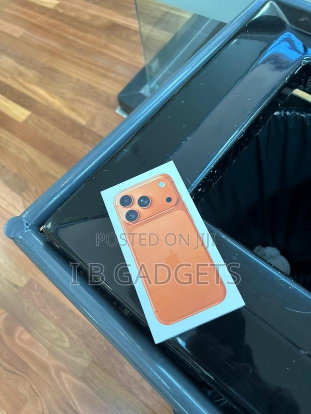 New Apple iPhone 17 Pro 256 GB Orange · Photo 1
