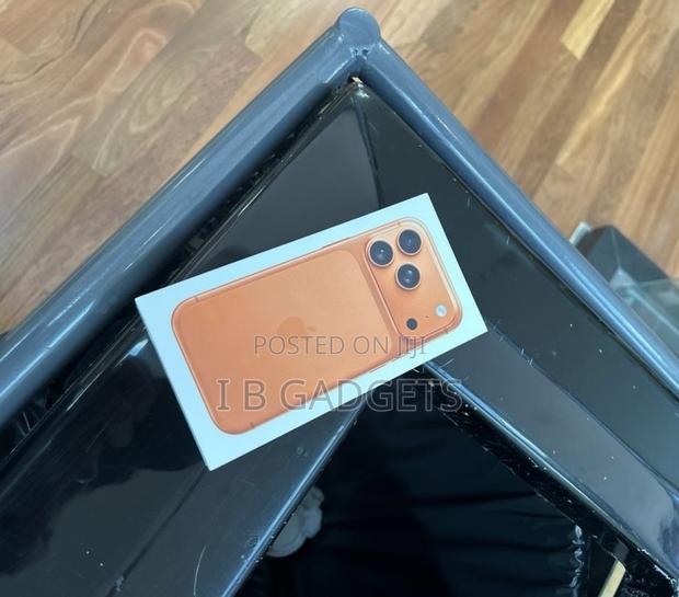 New Apple iPhone 17 Pro 256 GB Orange · Photo 2