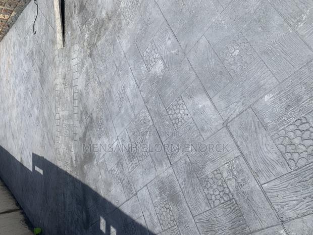 Compound Stamping · Photo 1