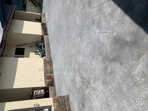 Compound Stamping · Photo 6