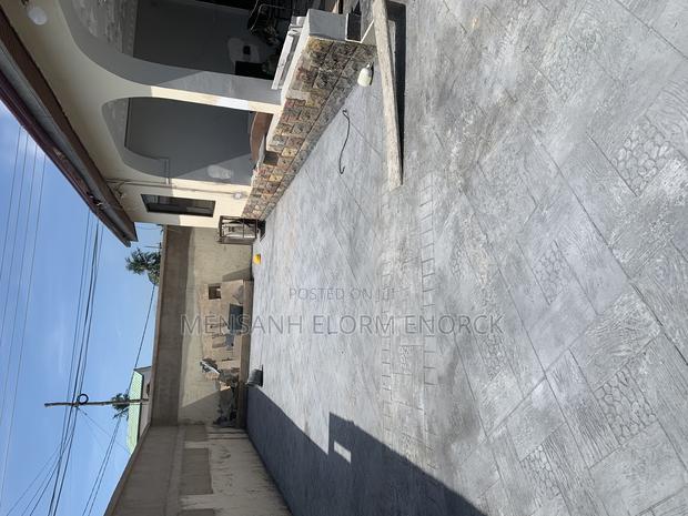 Compound Stamping · Photo 2